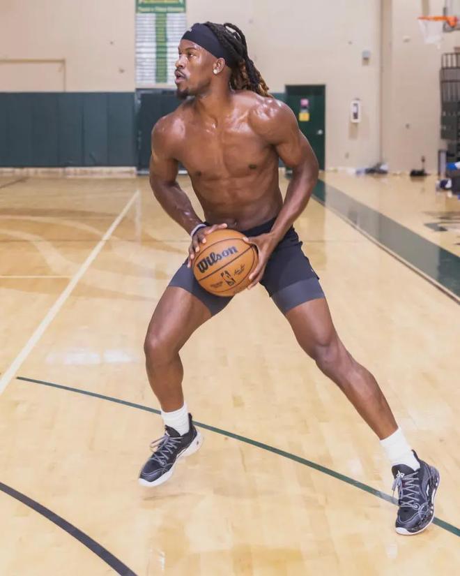 表现直接影 表现直接影